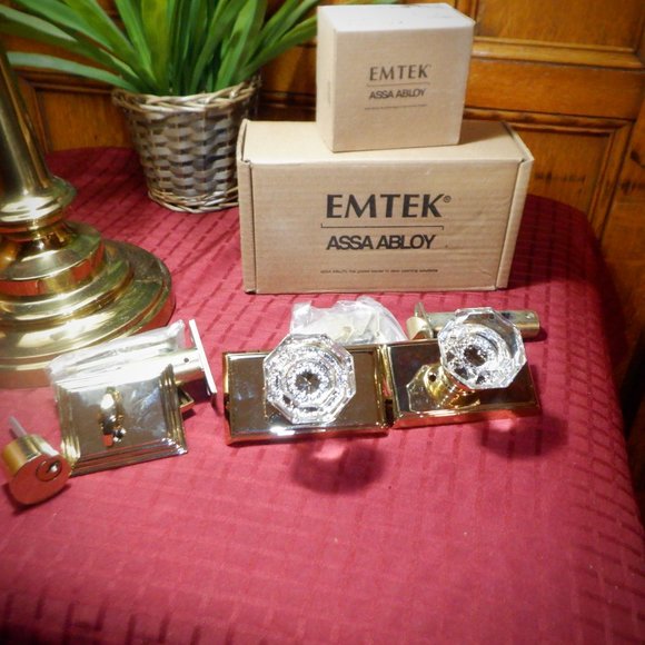 *** EMTEK *** Set: Door Knobs, DEADBOLT, Polished BRASS Finish - Picture 1 of 2